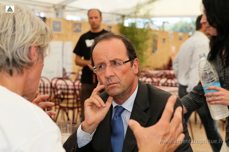 IMG_0372_ret.jpg - L'organisateur et François Hollande (suite)